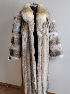 Coyote Fur Coat with Artic Fox Trim    Size 8